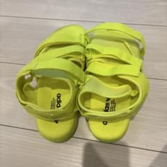 adidas スポーツサンダル ネオンイエローのサムネイル