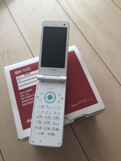 koo様専用  docomo ガラケー sh-11c 未使用品のサムネイル