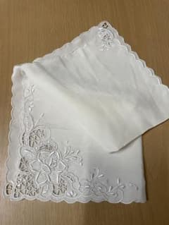 スワトーシルクの花柄 刺繍 ハンカチのサムネイル