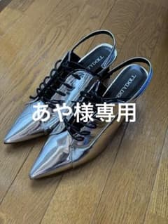 【値下げ中】Liberty Doll シルバー ポインテッドトゥサンダルのサムネイル