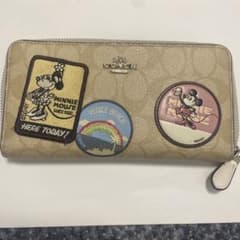 美品　COACH ミニーマウス パッチ付き長財布のサムネイル
