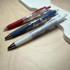 OPT ボールペン　SARASAの赤ペン付きのサムネイル