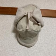 イヤーフラップ　キャップ　帽子　ホワイト　ベージュのサムネイル