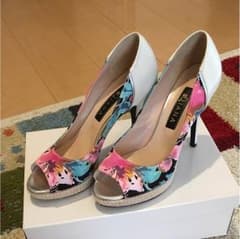 DIANA 新品 美品♡横浜ルミネ限定 パンプスのサムネイル