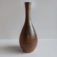 一輪挿し　花入　徳利　備前　登窯　作家一点もの 備前焼 花入 一輪挿し 花瓶 つる首 徳利型 登窯 桟切 茶道具 華道具