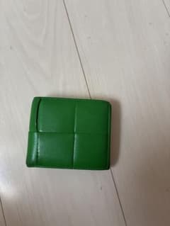 BOTTEGA VENETA 二つ折り財布 グリーン - メルカリ