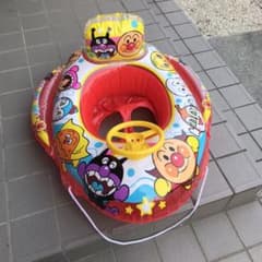 きみこ様専用！アンパンマン 足入れ 浮き輪のサムネイル