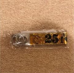 新品・未開封 安室奈美恵 銀テープキーホルダー 黄色のサムネイル