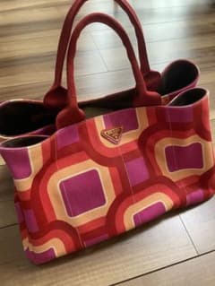 PRADA　プラダ カナパ ラージトート　赤　ピンクのサムネイル