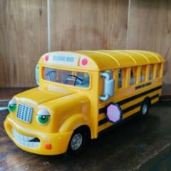 レア シェブロン カーズ サリースクールバス タウンシップ 玩具 車