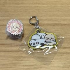 ちいかわラメアクリルキーホルダー& 平成女児チョコ風チャームらっこのサムネイル