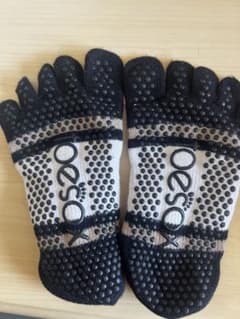 【色イロ出品⭐︎様】oeso ヨガソックス ブラック/ホワイト/ベージュ指分かれのサムネイル