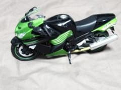 KAWASAKI ZX-14 ミニチュア 約1/12 プラスチック製のサムネイル