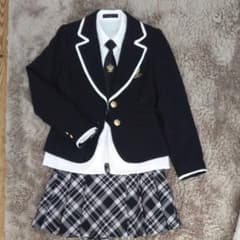 卒業式 スーツ小学生 女の子のサムネイル