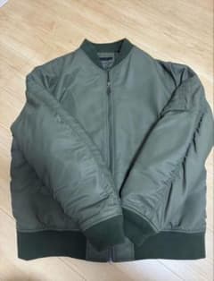 UNIQLO MA-1 フライトジャケット オリーブグリーンのサムネイル