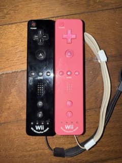 Wiiリモコン 黒とピンクのセットのサムネイル