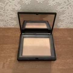 【にこままさん専用】NARS ライトリフレクティングセッティングパウダーのサムネイル