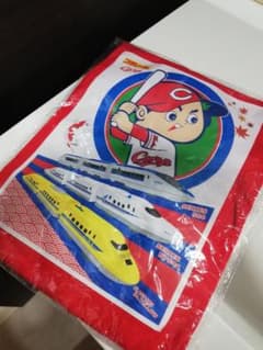 新品☆　カープ　プラレール　半袖Tシャツのサムネイル