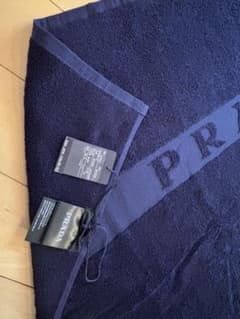 新品未使用 ！PRADA 170✖️100ビーチタオル ネイビーcotton100のサムネイル