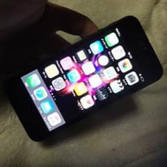 iPhone5  35GB ブラック 値下げのサムネイル