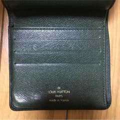 LOUIS VUITTON二つ折り財布のサムネイル