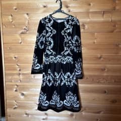 Karen Heart 刺繍入りワンピース 11号のサムネイル