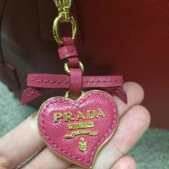 新品同様♡PRADAバッグチャーム正規品のサムネイル