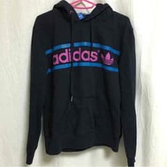 adidasパーカーのサムネイル