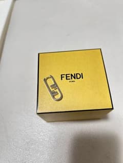 目黒蓮さん着用 FENDI フェンディ オーロック1p ピアス 片耳用 - メルカリ