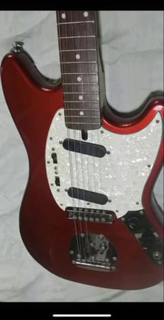 けいおん 中野梓モデル ムスタング エレキギター 赤 ボディ けいおん 中野梓モデル ムスタング エレキギター 赤 ボディ