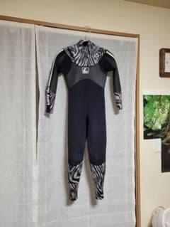 キッズ　セミドライウエットスーツ　サーフィン　ランティー135から140くらいのサムネイル