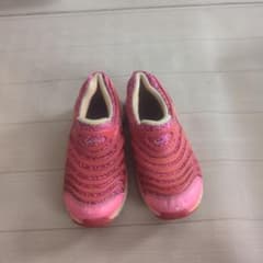 NIKE ダイナモフリー キッズ スニーカー ピンクのサムネイル