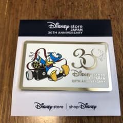 ディズニーストア30周年記念　ピンバッジのサムネイル