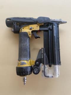 日立 高圧　np45hm　ピン釘打ち機　ピンネイラのサムネイル