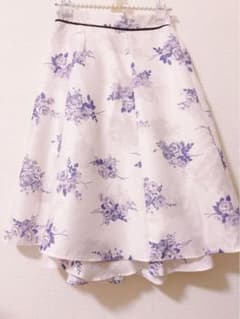 【極美品】トッコクローゼット フラワー 花柄　 スカートのサムネイル