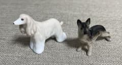 犬の陶器製置物 2体セット - メルカリ