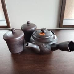 古萬古　茶道具セット　茶器　送料込み260516 新品未使用】萬古焼 川水窯 茶器セット 急須 蓋付湯呑2客 木箱入 希少