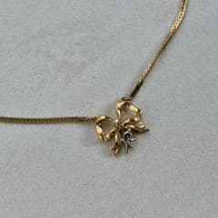 美品　ヴィンテージ　NINA RICCI ニナリッチ　ネックレス　リボンのサムネイル