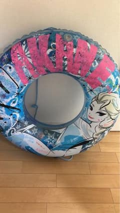 エルサ 浮き輪のサムネイル