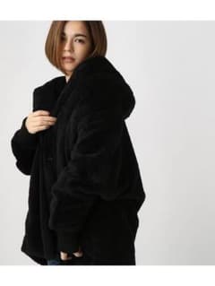 新品❤︎今季 アズールボアコート M ブラックのサムネイル