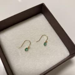 さく様専用です！新品　エメラルドピアス　アクセサリーのサムネイル
