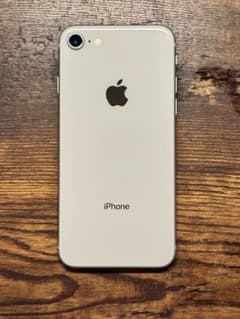 iPhone 8 シルバー 美品 本体のサムネイル