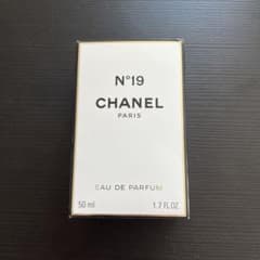 CHANEL N°19 EAU DE PARFUM 50mlのサムネイル