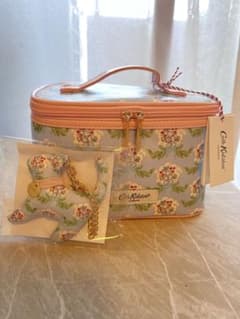Cath Kidston×石井美保コラボ♡キャットチャーム - メルカリ