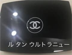 CHANEL シャネル ファンデーションケースのサムネイル