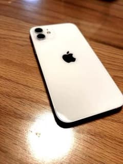 iphone12 本体　64GB ホワイトのサムネイル