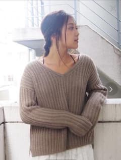 値下げ中✴︎試着のみ☆エクストラロングスリーブニットのサムネイル