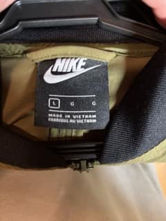 NIKE オリーブ ジップアップジャケット Lのサムネイル
