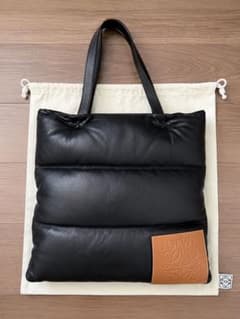 LOEWE（ロエベ）パフィーバーティカルレザートートバッグブラック保存袋付き LOEWE（ロエベ）パフィーバーティカルレザートート保存袋付き - メルカリ