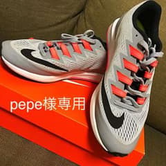 今だけ値下げ！新品 NIKE ランニングシューズのサムネイル